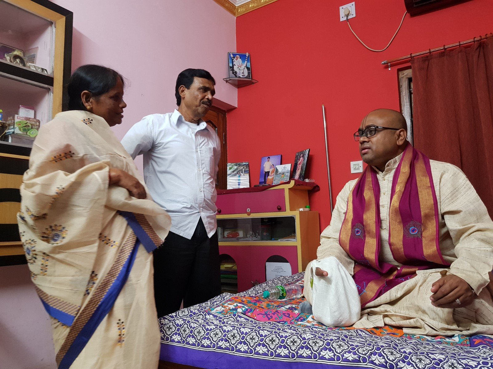  Visiting devotees. Asansol. 2019.11.18